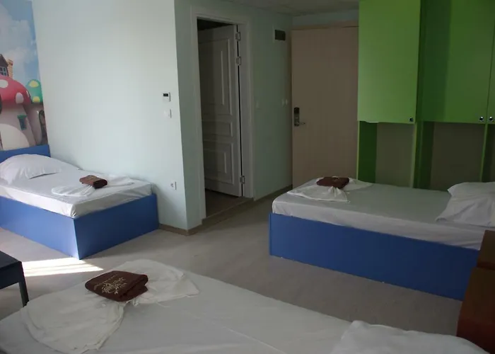 Camp And Pool Hotel *