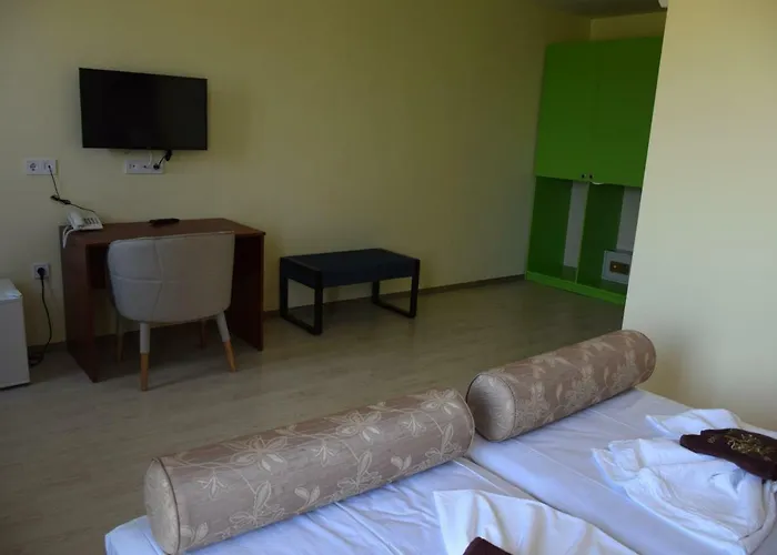 Camp And Pool Kranevo