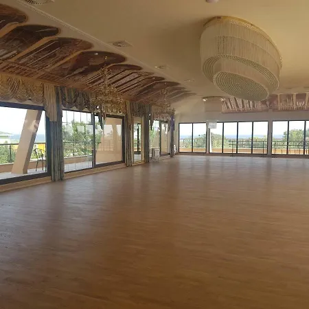 Хотел Camp And Pool *