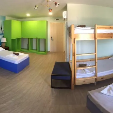 Otel Camp And Pool