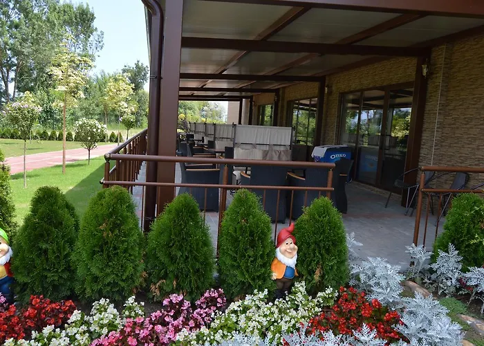 Camp And Pool Hotel *