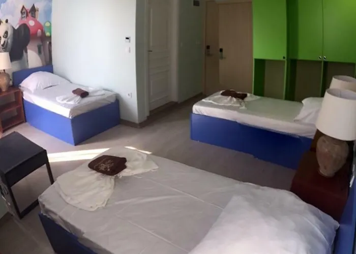 Camp And Pool Hotel *